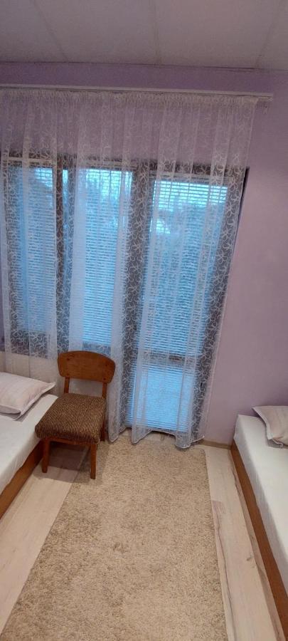 Guest House Kukera พาเวลบันยา ภายนอก รูปภาพ