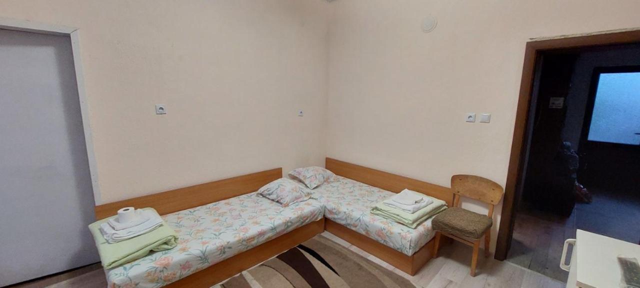 Guest House Kukera พาเวลบันยา ภายนอก รูปภาพ