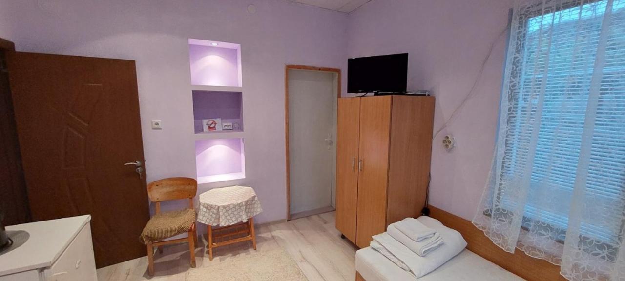 Guest House Kukera พาเวลบันยา ภายนอก รูปภาพ